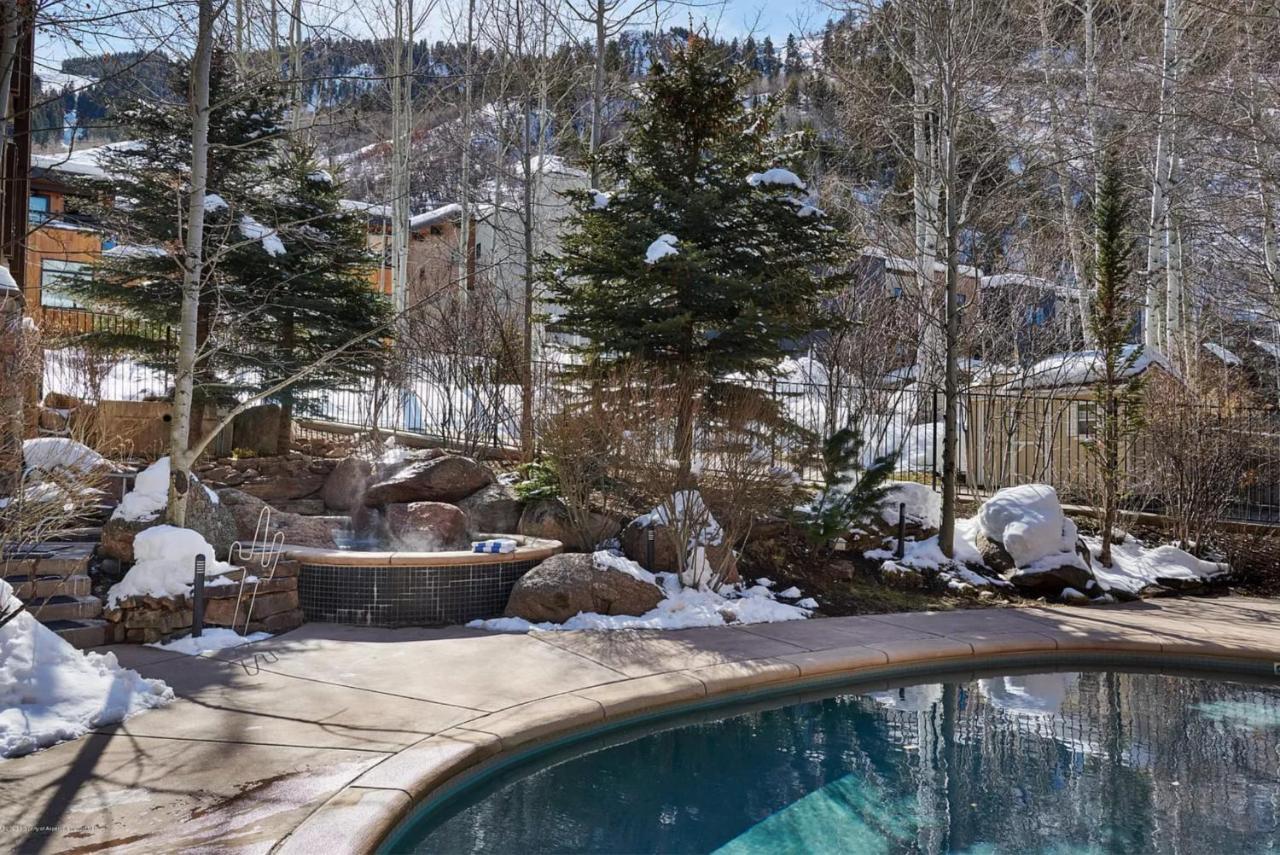 Updated 2 Bedroom - Steps To Gondola & Lift 1A - Hot Tub Aspen Exterior foto